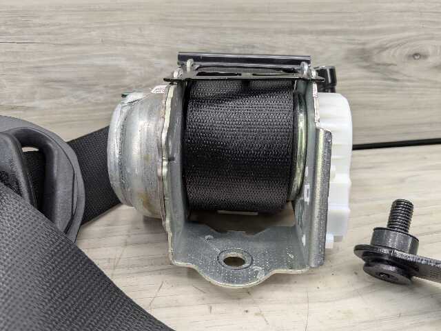 19-25 OEM BMW F95 G05 X5 X5M REAR Left Driver 2nd Row Seat Belt Retractor