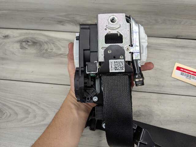 OEM BMW F95 G05 G06 G07 X5 X6 X7 Front Right Passenger Seat Belt Retractor Black