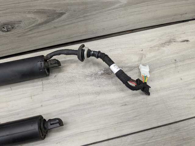 19-23 OEM BMW G05 X5 Rear Left Right Trunk Liftgate Shock Hatch Strut Supports