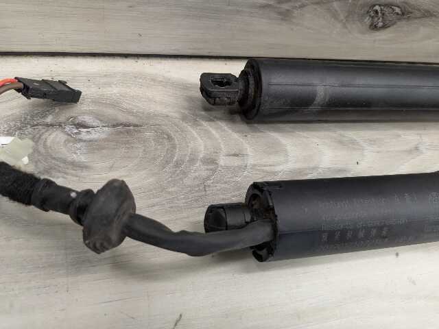 19-23 OEM BMW G05 X5 Rear Left Right Trunk Liftgate Shock Hatch Strut Supports