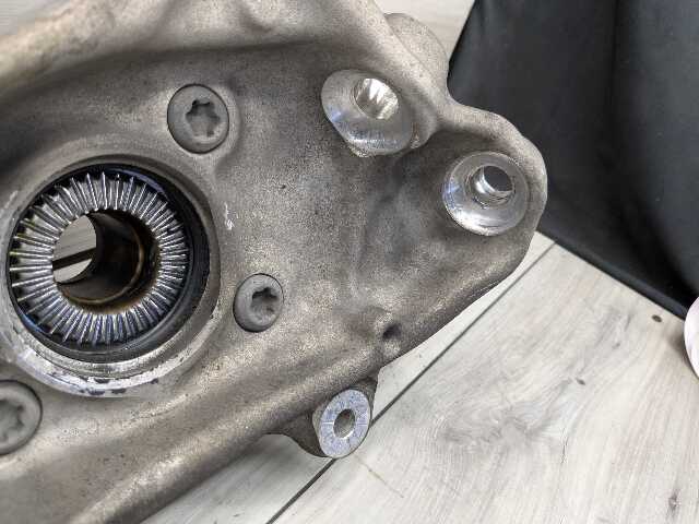 OEM BMW F95 G05 G06 G07 G09 X5 X7 Front Left Driver Hub Spindle Knuckle Bearing
