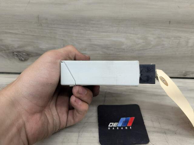 OEM BMW G05 G06 X5 X6 Anti Slide Rail Control Module Unit