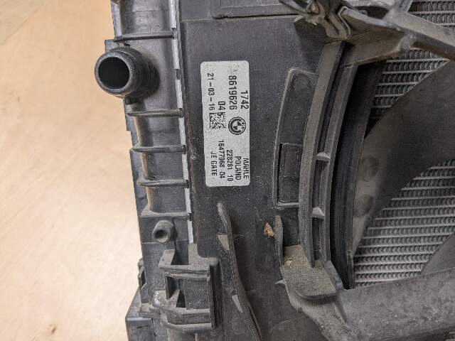 16-19 OEM BMW G12 G30 530 540 740 Radiator Condenser Fan Shroud Assembly B46 B58