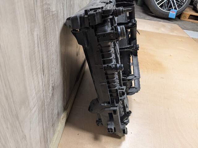 16-19 OEM BMW G12 G30 530 540 740 Radiator Condenser Fan Shroud Assembly B46 B58