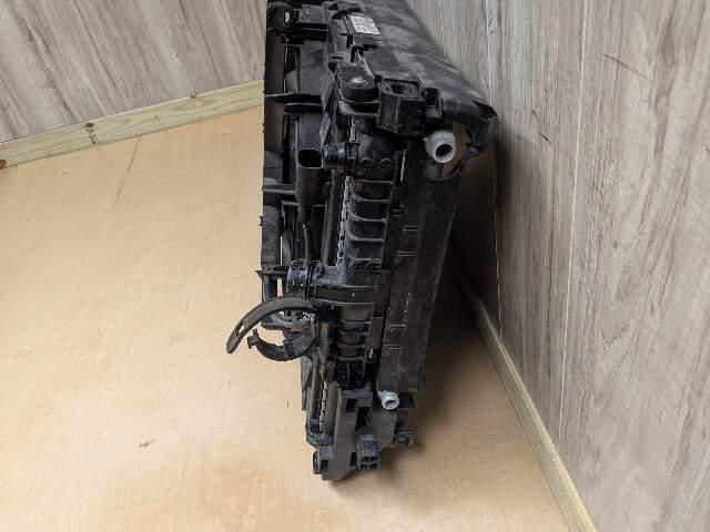 16-19 OEM BMW G12 G30 530 540 740 Radiator Condenser Fan Shroud Assembly B46 B58