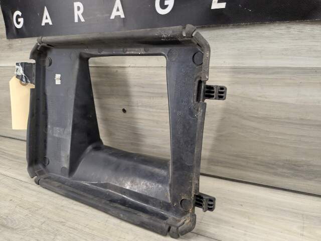 19-25 OEM BMW G05 X5 Front Right Passenger Side Radiator Cooler Air Duct Vent