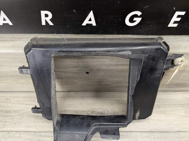 19-25 OEM BMW G05 X5 Front Right Passenger Side Radiator Cooler Air Duct Vent