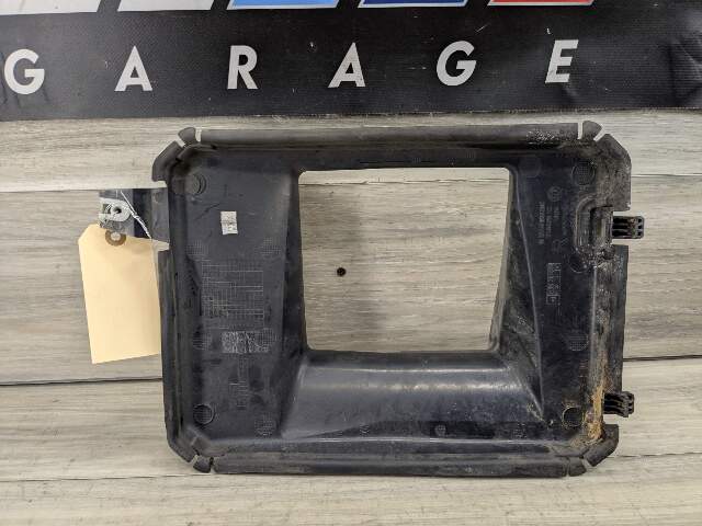 19-25 OEM BMW G05 X5 Front Right Passenger Side Radiator Cooler Air Duct Vent
