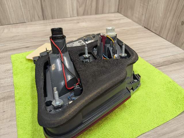13-15 OEM BMW F01 F02 750 LED Rear Right Passenger Side Inner Tail Light