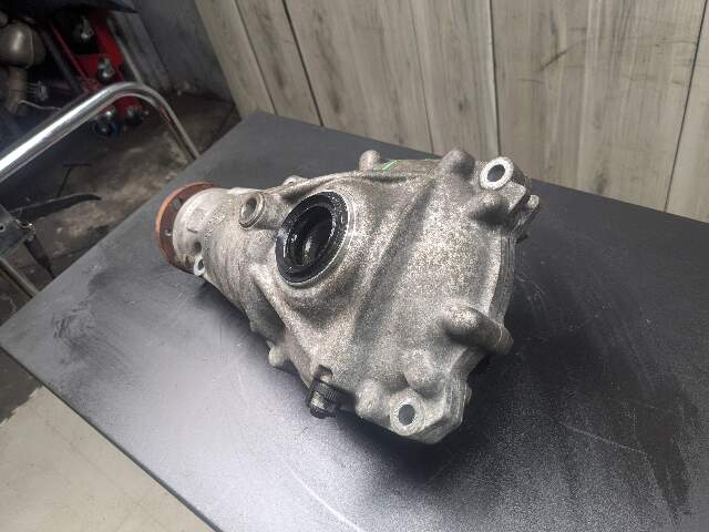 OEM BMW F22 F23 F30 F32 F33 F36 AWD Front Differential Axle Gearbox Carrier AT