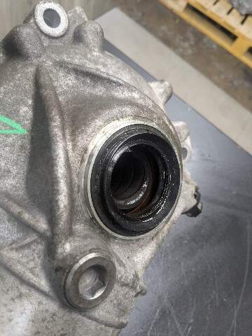 OEM BMW F22 F23 F30 F32 F33 F36 AWD Front Differential Axle Gearbox Carrier AT