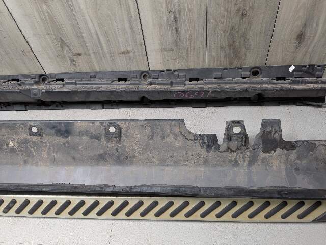 *OEM BMW F15 X5 Right Passenger Running Board Side Skirt Rocker Panel w Bracket