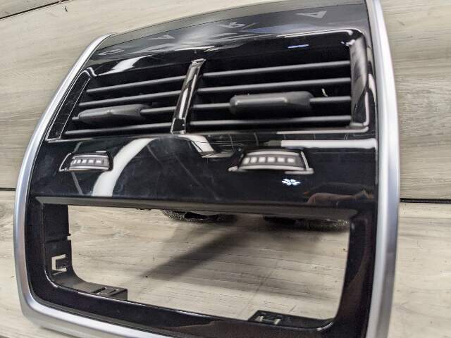 OEM BMW F95 F96 G05 G06 G07 G09 X5 X6 X7 REAR Center Console AC Air Vent Trim