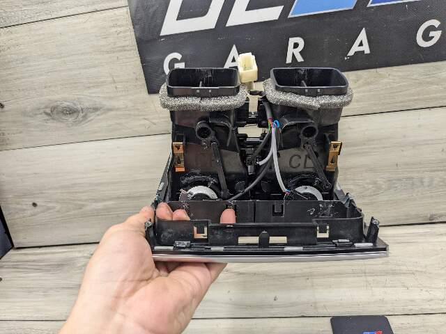 OEM BMW F95 F96 G05 G06 G07 G09 X5 X6 X7 REAR Center Console AC Air Vent Trim