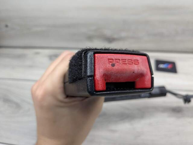 12-20 OEM BMW F22 F30 F36 F82 F80 M3 M4 435 Front Right Side Seatbelt Buckle