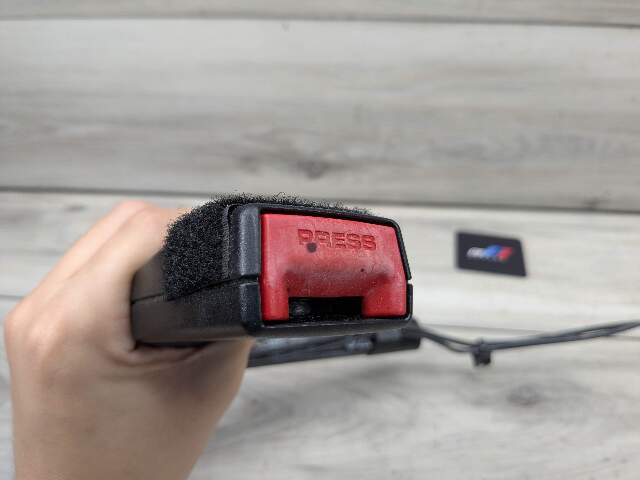 12-20 OEM BMW F22 F30 F36 F82 F80 M3 M4 435 Front Right Side Seatbelt Buckle