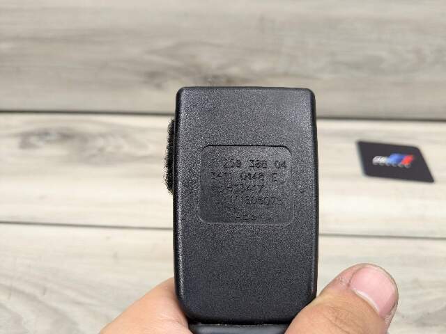 12-20 OEM BMW F22 F30 F36 F82 F80 M3 M4 435 Front Right Side Seatbelt Buckle