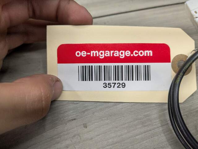 12-20 OEM BMW F22 F30 F36 F82 F80 M3 M4 435 Front Right Side Seatbelt Buckle