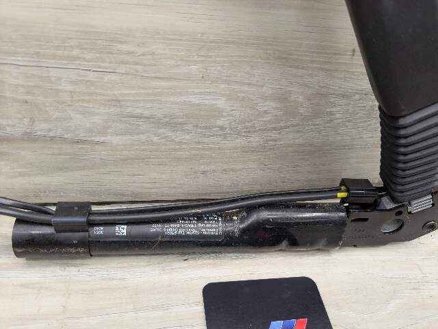 12-20 OEM BMW F22 F30 F36 F82 F80 M3 M4 435 Front Right Side Seatbelt Buckle