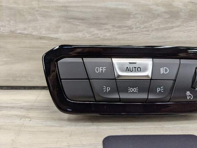 OEM BMW G20 G22 G23 G26 G42 G80 G82 G83 Headlight Control Switch Light Module