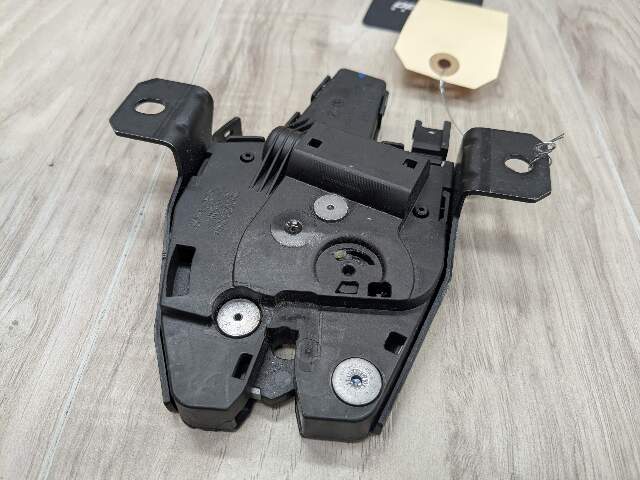 19-25 OEM BMW G05 G07 X5 X7 Tailgate Left Side Lower Latch Lock Actuator