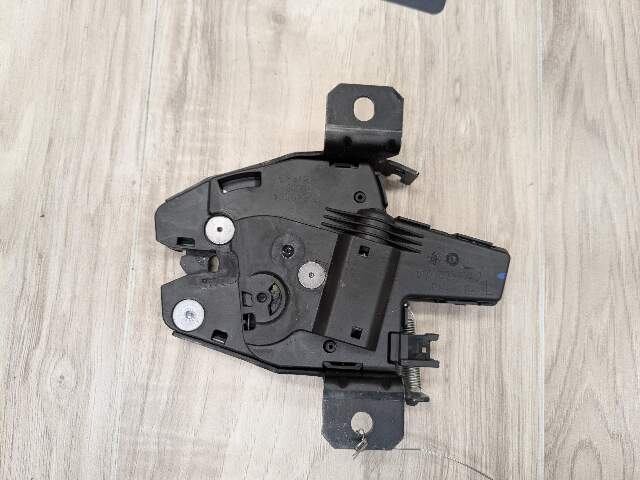 19-25 OEM BMW G05 G07 X5 X7 Tailgate Left Side Lower Latch Lock Actuator