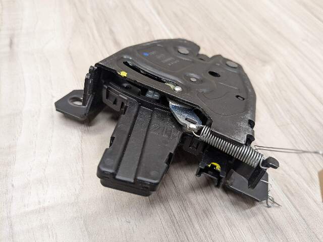 19-25 OEM BMW G05 G07 X5 X7 Tailgate Left Side Lower Latch Lock Actuator