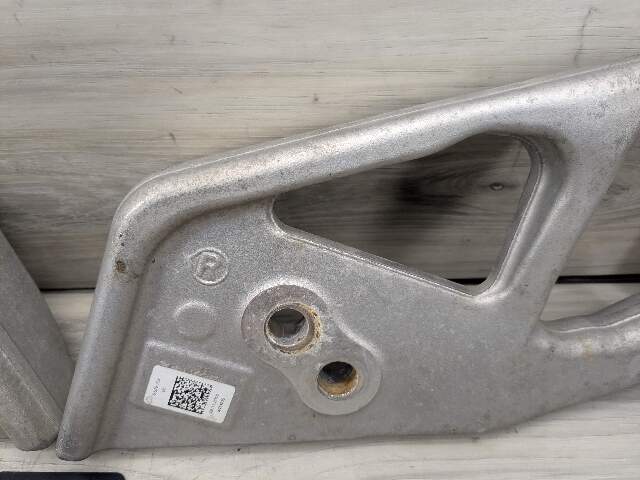 19-25 OEM BMW G05 X5 G06 X6 Front Left Right Suspension Crash Wedge Brace PAIR