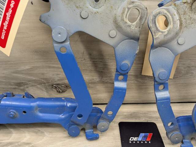 OEM BMW F22 F23 F30 F32 F36 F80 M3 M4 Left Right Hood Hinge Support Bracket SET