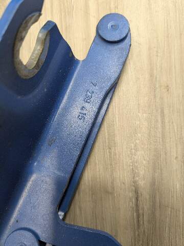 OEM BMW F22 F23 F30 F32 F36 F80 M3 M4 Left Right Hood Hinge Support Bracket SET