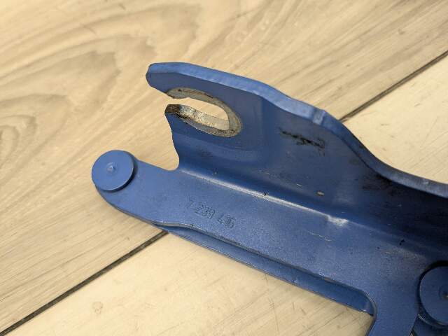 OEM BMW F22 F23 F30 F32 F36 F80 M3 M4 Left Right Hood Hinge Support Bracket SET