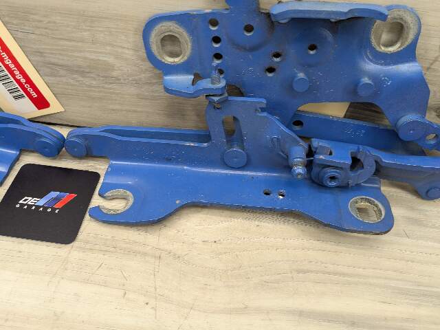 OEM BMW F22 F23 F30 F32 F36 F80 M3 M4 Left Right Hood Hinge Support Bracket SET