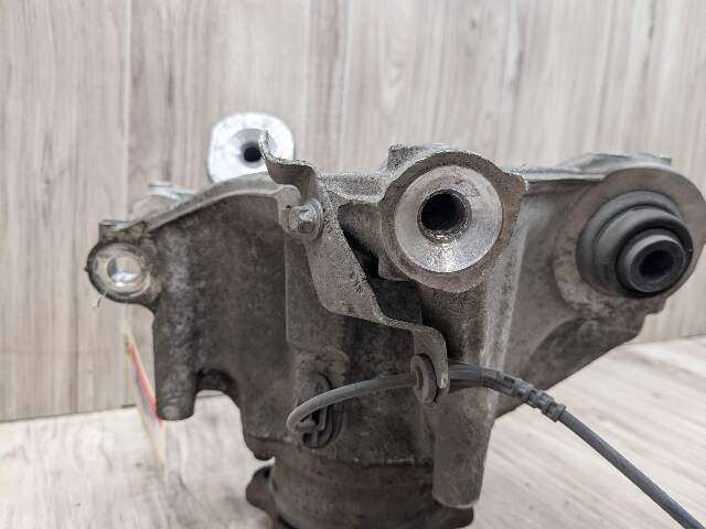 OEM BMW G05 G06 G07 X5 X6 X7 Rear Left Driver Side Hub Spindle Knuckle Bearing