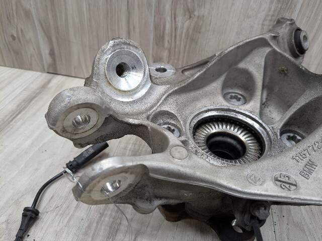 19-24 OEM BMW G20 330 M340 REAR Left Driver Side Knuckle Hub Spindle Bearing