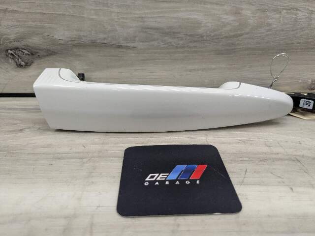 OEM BMW F23 F30 F82 F87 M3 M4 COMFORT ACCESS Passenger Right Door Handle White