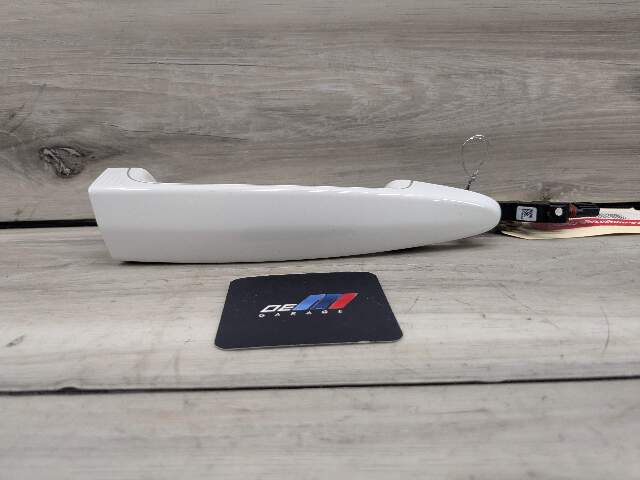OEM BMW F23 F30 F82 F87 M3 M4 COMFORT ACCESS Passenger Right Door Handle White