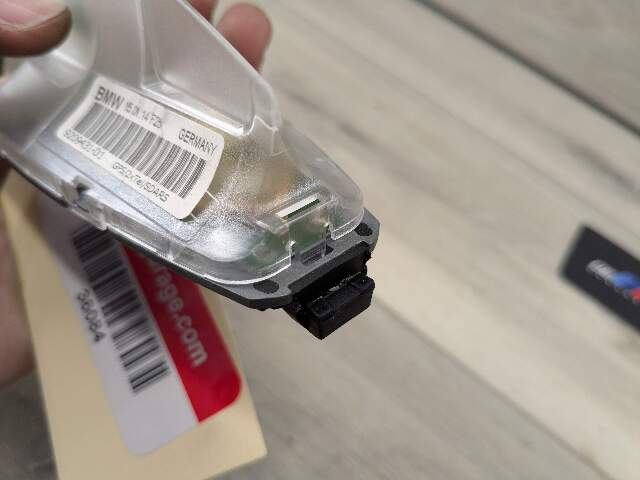 *OEM BMW E70 E71 F15 F16 F25 F26 X5 X6 Roof Shark Fin Radio Antenna Module Cover