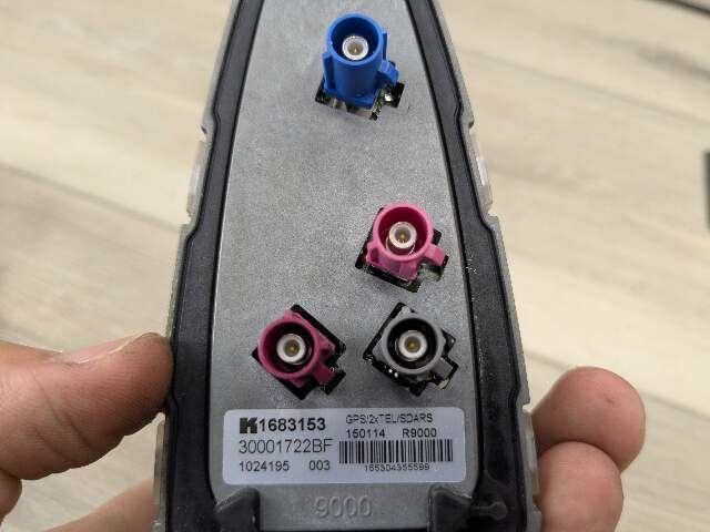 *OEM BMW E70 E71 F15 F16 F25 F26 X5 X6 Roof Shark Fin Radio Antenna Module Cover