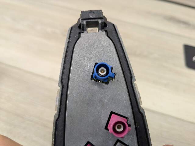 *OEM BMW E70 E71 F15 F16 F25 F26 X5 X6 Roof Shark Fin Radio Antenna Module Cover