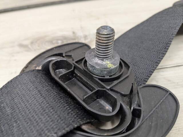 OEM BMW F15 F16 F85 F86 X5 X6 Front Right Passenger Seat Belt Retractor Black