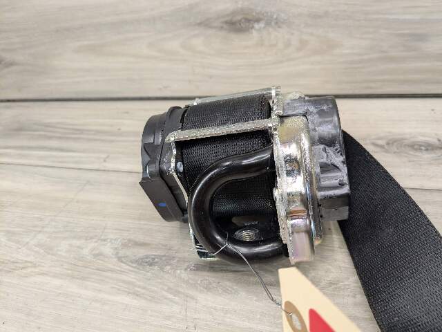 OEM BMW F15 F16 F85 F86 X5 X6 Front Right Passenger Seat Belt Retractor Black