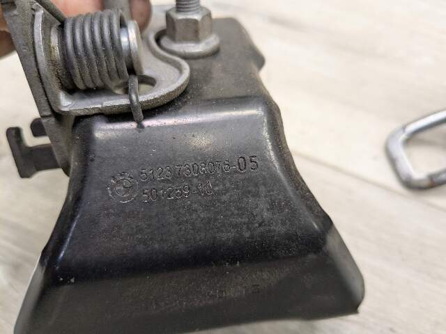 14-19 OEM BMW F15 F85 X5 F16 F86 X6 Hood Hardware Safety Latch Hook SET