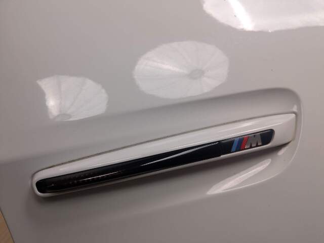 10-13 OEM BMW E70 X5M Front Right Passenger Fender Cover w Turn Signal White 300