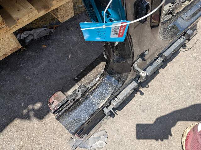 22-24 OEM BMW G26 430 M440 Left Driver Side B Pillar Door Body Cut Structure