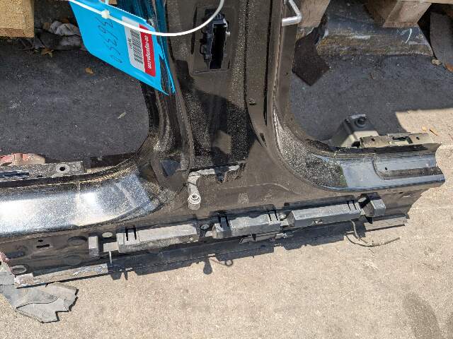 22-24 OEM BMW G26 430 M440 Left Driver Side B Pillar Door Body Cut Structure