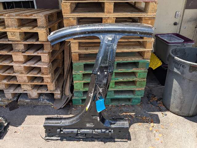 22-24 OEM BMW G26 430 M440 Left Driver Side B Pillar Door Body Cut Structure