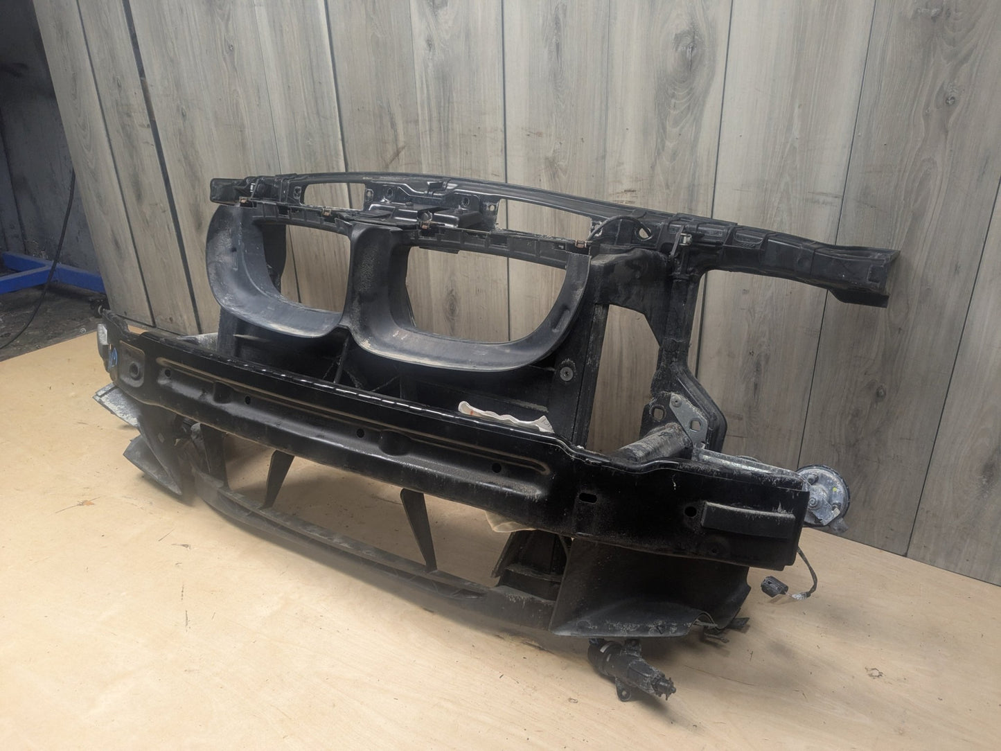 08-13 OEM BMW E82 E88 128 135 Front Radiator Support Frame Reinforce Clip Panel