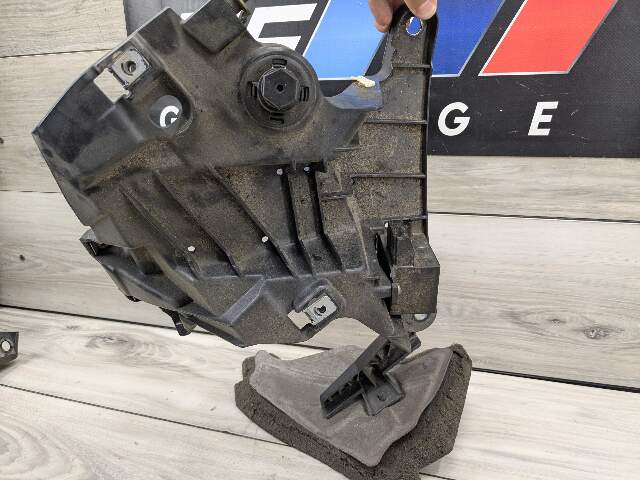 14-19 OEM BMW F15 F85 X5 F16 X6 Front Left Driver Fender Mount Support Bracket