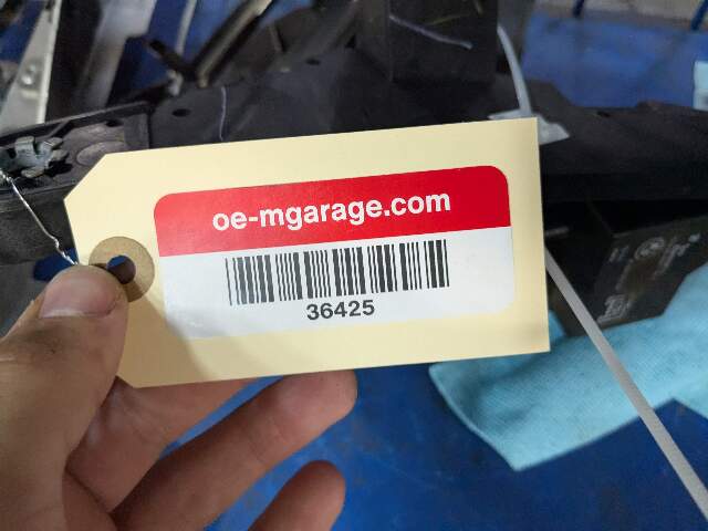 14-19 OEM BMW F15 F85 X5 F16 X6 Front Left Driver Fender Mount Support Bracket