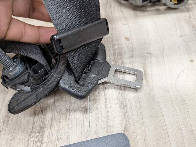 OEM BMW F15 F16 F85 X5 X6 Front Left Driver Seat Belt Seatbelt Retractor Black